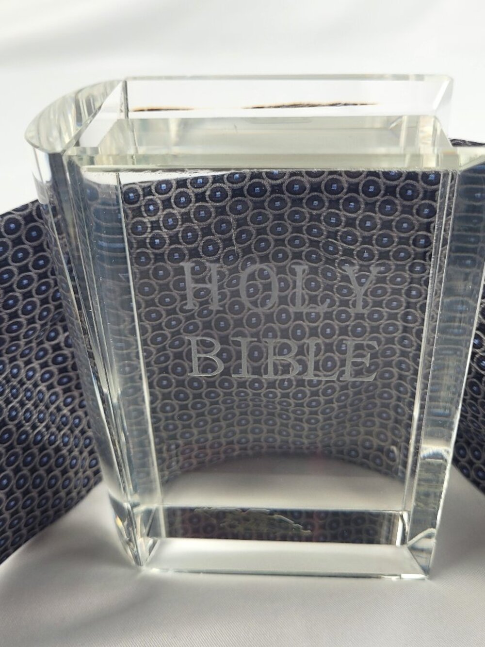 Shannon Crystal Glass Etched Holy Bible Paperweight Religious Christian Church